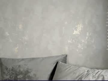 girl
        lovelykayle cam image #2950945