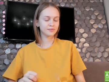 girl
        darling_dreamer cam image #2588365