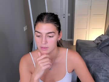 girl
        lynn_jackson cam image #5317923