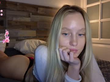 girl
        callme_star cam image #4154504