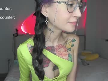 girl
        lonelly_lolly98 cam image #4394699
