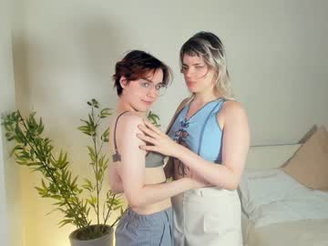 couple
        hoiiy_cute cam image #2193230