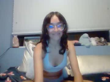 girl
        babysami cam image #2693395