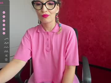 girl
        emilymilf__ cam image #2213936