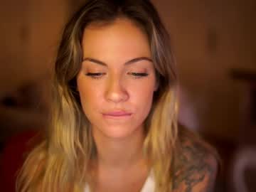 girl
        melodymate cam image #4470732