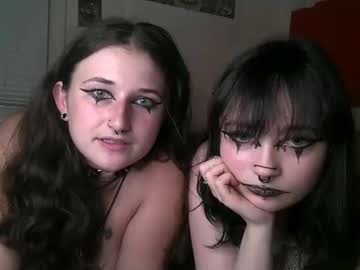girl
        kiss4p cam image #4496432