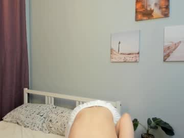 girl
        clinical_love cam image #4272480