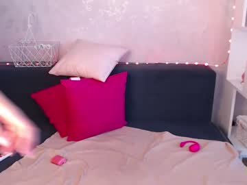 girl
        ellyloy cam image #560166