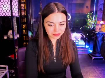 girl
        alma_pearl cam image #1049851