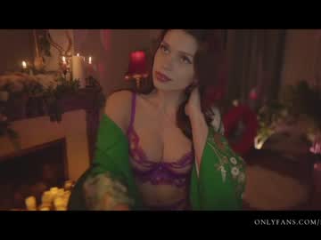 girl
        lucieoude_ cam image #291979