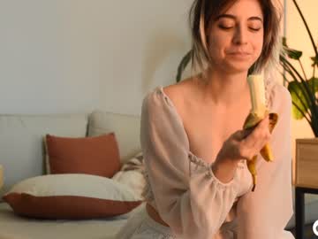 girl
        lizmreow cam image #1978930