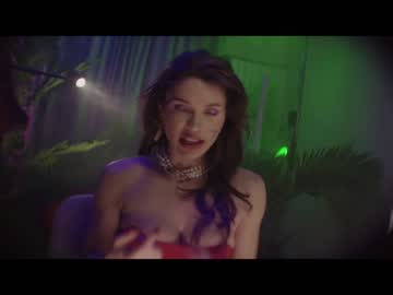 girl
        lucieoude_ cam image #890314