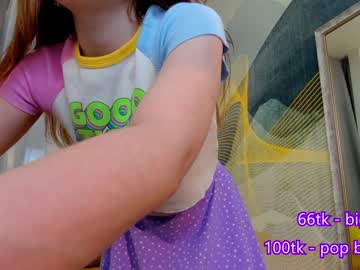 girl
        milly_shy cam image #469011