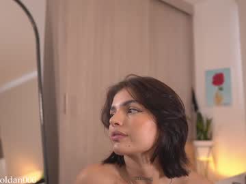 girl
        laura_roldan cam image #5741413