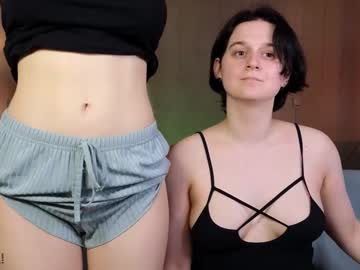 couple
        jitoon_exe cam image #4270074