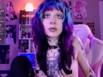 girl
        lollyshy__ cam image #6735204