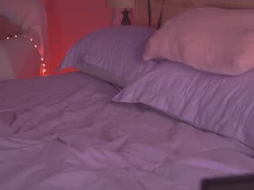 girl
        kittenmoon_ cam image #2006548