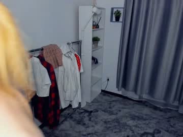 girl
        fresh_cherries cam image #2461553