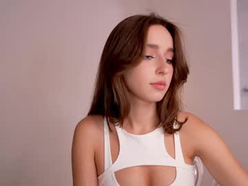 girl
        silent_chill cam image #5985382