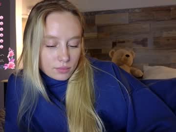 girl
        callme_star cam image #4148273