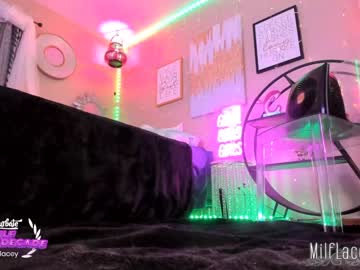 girl
        milf_lacey cam image #693985