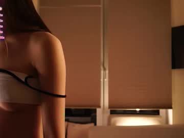 girl
        lizbethburks cam image #6835694