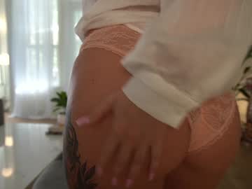 girl
        lace___ cam image #4566457
