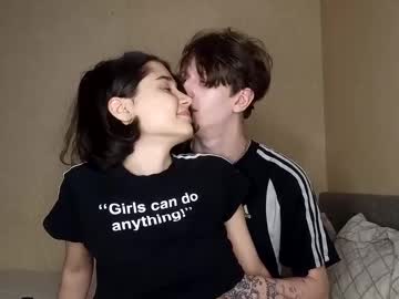 couple
        baby_lesi cam image #6273564