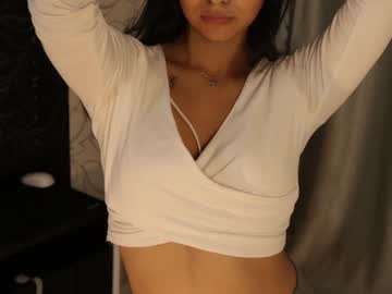 girl
        agatameow cam image #4796874