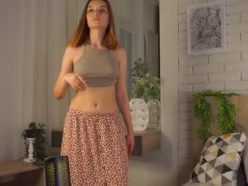 girl
        maureenhaith cam image #4213275