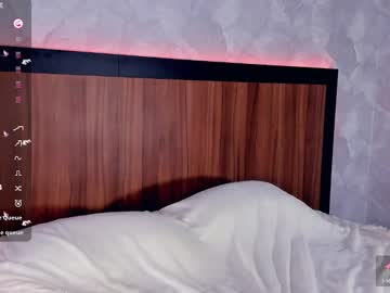 girl
        shyly_moon cam image #5827792