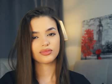 girl
        zarabeamer cam image #6805537