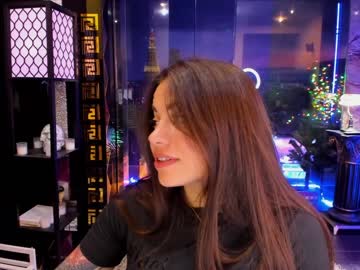 girl
        alma_pearl cam image #1761931