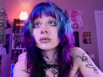 girl
        lollyshy__ cam image #6735504