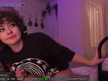 girl
        evelynpiers cam image #178844