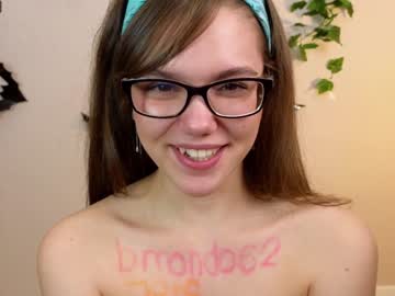 girl
        teresabriggs cam image #2729744