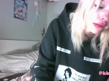 girl
        bbypawz cam image #5430573