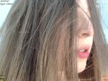girl
        your_cabiria cam image #5817097