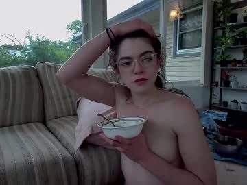 girl
        rosegold18 cam image #4506630