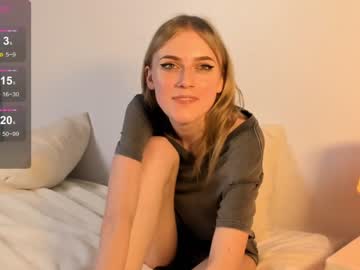 girl
        beckyherington cam image #4128169