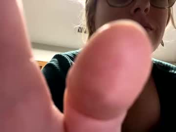 girl
        ginger7777777 cam image #16023