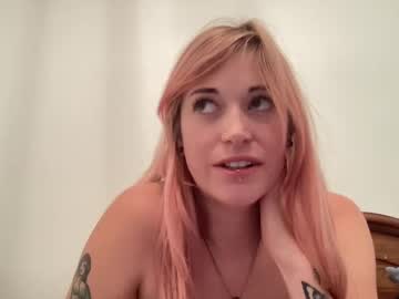 girl
        gemmyrosee cam image #5303252