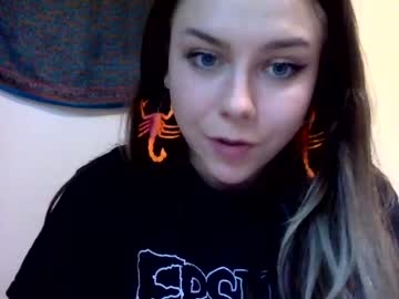 girl
        lillypadgrl cam image #2691351