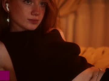 girl
        lizzy_blaze cam image #6786540