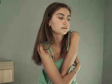 girl
        tessarosse_ cam image #2054983