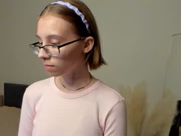 girl
        jodychurchwell cam image #4204384
