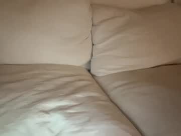 girl
        olive_nextdoor cam image #5997396
