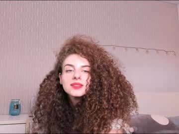 girl
        curly_brook cam image #3631888