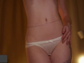 girl
        lizzy_blaze cam image #6484936