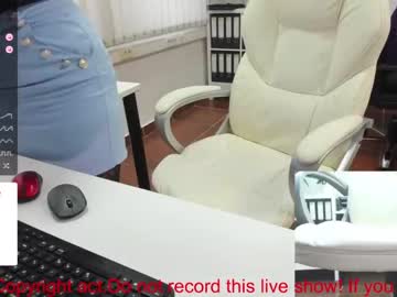 couple
        milf_viktoria cam image #2437581